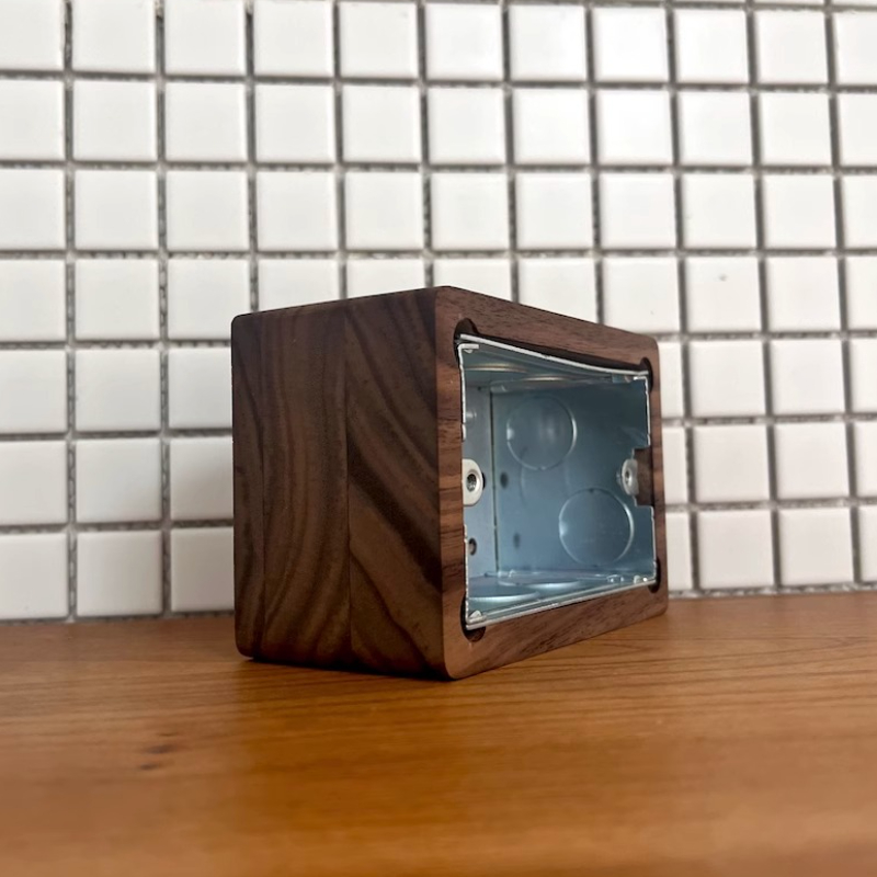 表面実装型電気接続ボックス 無垢材コンセント配線ボックス 8 - Home Decor Outlet のレビューと価格